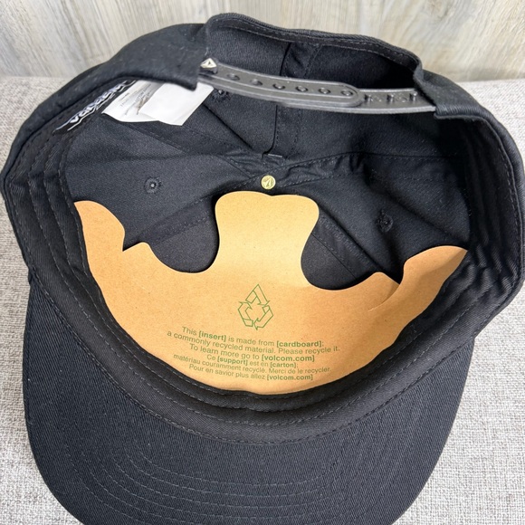 Volcom Snap Back Cap - Picture 3 of 4